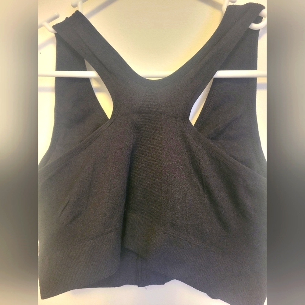 Sport Bras - Picture 4 of 6